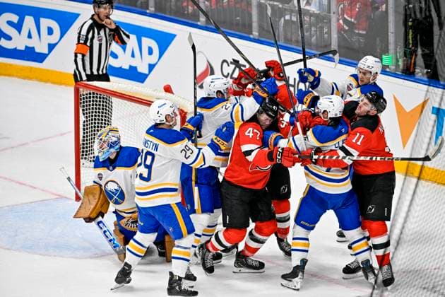 Sport Themen der Woche KW40 Sport Bilder des Tages Game of the new NHL, Eishockey Herren, USA season (Global Series Game): Buffalo Sabres - New Jersey Devils in O2 Arena in Prague, Czech Republic, October 5, 2024. Skirmish front of goalie of Buffalo Devon Levi. (CTKxPhoto VitxSimanek) CTKPhotoP2024100503829  CTKPhotoP2024100503829