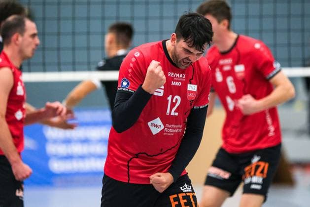 Yannick Menke (TV Rottenburg, 12) jubelt, GER, SSG Langen vs. TV Rottenburg, Volleyball, Herren, 2. Bundesliga Sued, Saison 2024 2025, 05.10.2024. GER, SSG Langen vs. TV Rottenburg, Volleyball, Herren, 2. Bundesliga Sued, Saison 24 25, 05.10.2024. Langen Copyright: xEibner-Pressefoto FlorianxWieganx EP_FWD