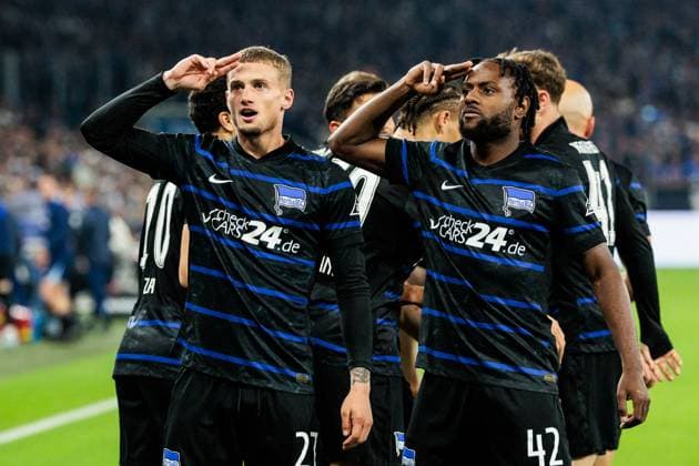 2. Fussball Bundesliga: FC Schalke 04 - Hertha BSC Berlin; 05.10.2024 Jubel zum 0:1 durch Michael Cuisance (Hertha BSC Berlin, 27) 2. Fussball Bundesliga: FC Schalke 04 - Hertha BSC Berlin, VELTINS-Arena am 05.10.2024 DFL REGULATIONS PROHIBIT ANY USE OF PHOTOGRAPHS AS IMAGE SEQUENCES AND OR QUASI-VIDEO.