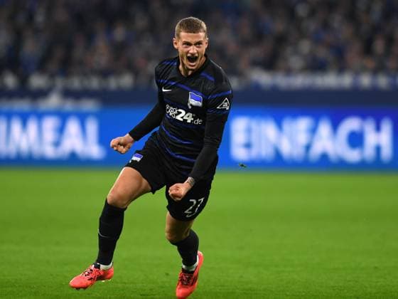 Michael Cuisance (Hertha BSC Berlin) Torjubel, jubelt nach seinem Treffer zum 0:1 waehrend des Spiels der 2. Bundesliga zwischen FC Schalke 04 und Hertha BSC Berlin in der Veltins-Arena am 05. October 2024 in Gelsenkirchen, Deutschland. (Foto von Ralf Treese DeFodi Images) +++ Michael Cuisance (Hertha BSC Berlin) celebrates after scoring his team™s first goal during the 2. Bundesliga match between FC Schalke 04 and Hertha BSC at Veltins-Arena on October 5, 2024 in Gelsenkirchen, Germany. (Photo by Ralf Treese DeFodi Images) DFB DFL REGULATIONS PROHIBIT ANY USE OF PHOTOGRAPHS AS IMAGE SEQUENCES AND OR QUASI-VIDEO. Defodi-521_S04BSC20241005_011