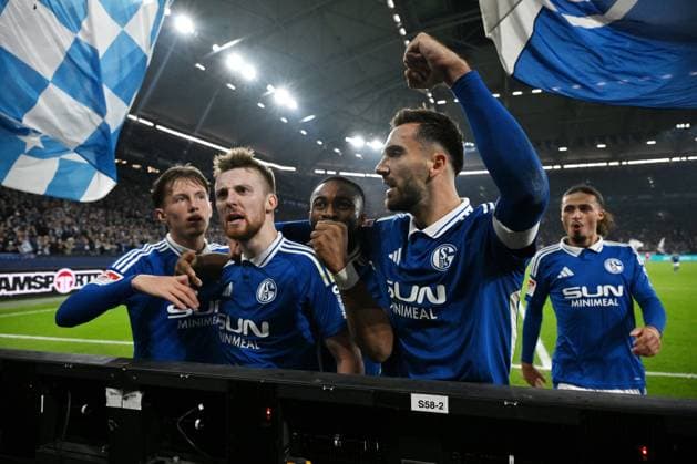 Jubel Max Grüger (FC Schalke 04), Tobias Mohr (FC Schalke 04), Moussa Sylla (FC Schalke 04), Kenan Karaman (FC Schalke 04) 05.10.2024, Fussball 2. Bundesliga, 8. Spieltag, Saison 2024 2025 FC Schalke 04 - Hertha BSC Gelsenkirchen Veltins Arena Nordrhein Westfalen Deutschland