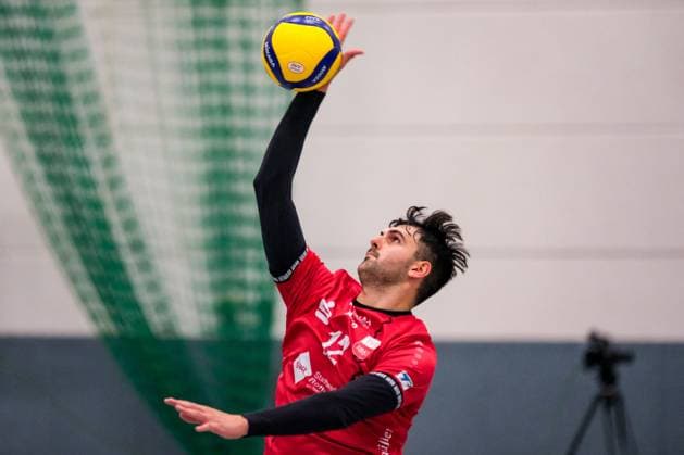 Yannick Menke (TV Rottenburg, 12) am Ball, GER, SSG Langen vs. TV Rottenburg, Volleyball, Herren, 2. Bundesliga Sued, Saison 2024 2025, 05.10.2024. GER, SSG Langen vs. TV Rottenburg, Volleyball, Herren, 2. Bundesliga Sued, Saison 24 25, 05.10.2024. Langen Copyright: xEibner-Pressefoto FlorianxWieganx EP_FWD