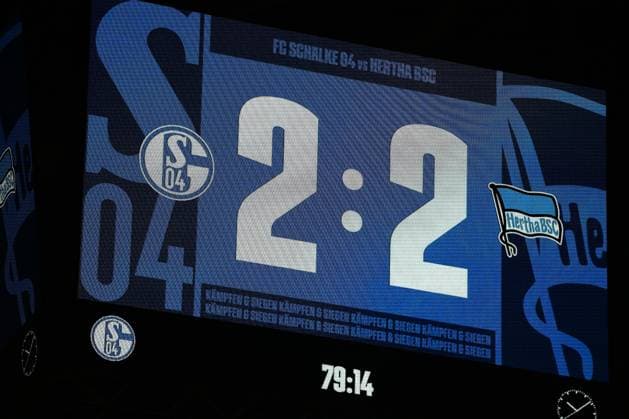 Der Videowürfel zeigt das Zwischenergebnis an beim Spiel der 2. BL (Saison 2024 25) FC Schalke 04 - Hertha BSC Copyright: Thomas Pakusch