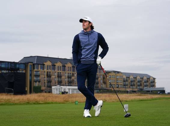Gareth Bale waits to play his tee shot at the 2nd hole. Alfred Dunhill Links Championship 2024, Day Four, Golf, Old Course, St Andrews, Scotland, UK - 06 Oct 2024  Copyright: xStuartxWallace Shutterstockx 14758266a
