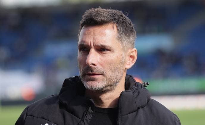 Cheftrainer Stefan Leitl (Hannover 96) Fussball, Herren, Saison 2024 2025 2.BL, Eintracht Stadion, Eintracht Braunschweig gegen Hannover 96, Niedersachsenderby DFL REGULATIONS PROHIBIT ANY USE OF PHOTOGRAPHS AS IMAGE SEQUENCES AND OR QUASI-VIDEO.