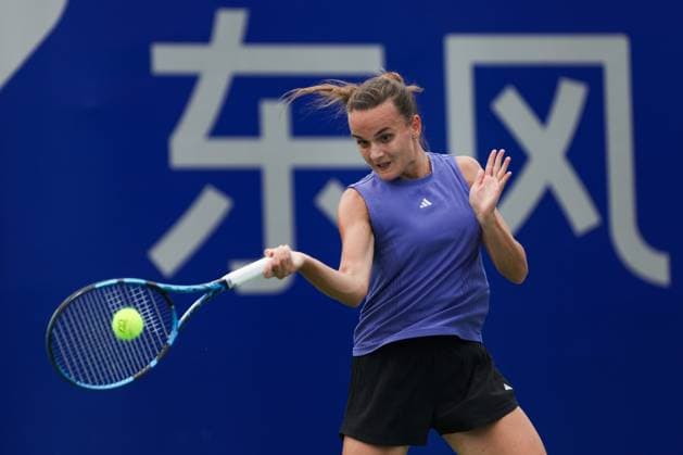 WUHAN, CHINA - OCTOBER 06: Clara Burel of France competes in the Women s Singles Qualifying second round match against Cristina Bucsa of Spain on day two of 2024 Wuhan Open at Optics Valley International Tennis Center on October 6, 2024 in Wuhan, Hubei Province of China.  Copyright: xVCGx 111522168528