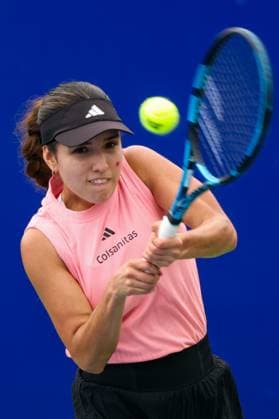 WUHAN, CHINA - OCTOBER 06: Camila Osorio of Colombia competes in the Women s Singles Qualifying second round match against Lucia Bronzetti of Italy on day two of 2024 Wuhan Open at Optics Valley International Tennis Center on October 6, 2024 in Wuhan, Hubei Province of China.  Copyright: xVCGx 111522192245