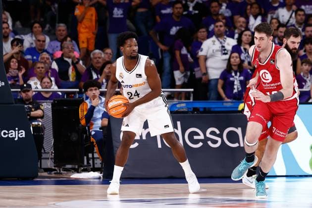 October 6, 2024, Madrid, Madrid, SPAIN: Andres Feliz of Real Madrid in action during the Spanish League, Liga ACB Endesa, basketball match played between Real Madrid and Casademont Zaragoza at WiZink Center on October 6, 2024 in Madrid, Spain. Madrid SPAIN - ZUMAa181 20241006_zaa_a181_138 Copyright: xDennisxAgyemanx