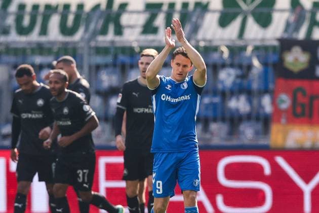 Torjubel - Torschütze Martijn Kaars (1. FC Magdeburg,9) trifft zum 2-0 - 2. Fussball Bundesliga Saison 2024-2025 1. FC Magdeburg vs. SpVgg Greuther Fürth in der Avnet Arena in Magdeburg - Aktion,Fußball,Mann,Männer,Deutschland,06.10.2024