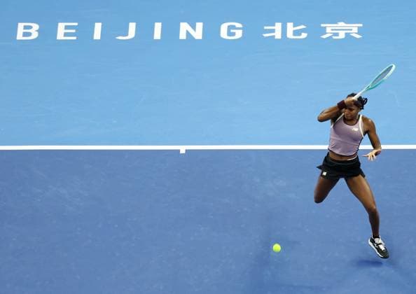 (241006) -- BEIJING, Oct. 6, 2024 -- Coco Gauff of the United States hits a return during the women s singles final match against Karolina Muchova of the Czech Republic at the 2024 China Open tennis tournament in Beijing, China, Oct. 6, 2024. ) (SP)CHINA-BEIJING-TENNIS-CHINA OPEN-WOMEN S SINGLES-FINAL (CN) ZhangxChenlin 