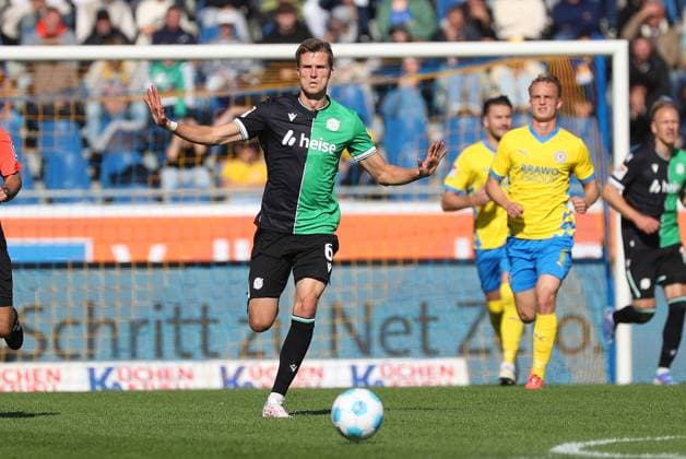 Braunschweig vs. Hannover, 2. BL Braunschweig, 06.10.2024, FUßBALL - Eintracht Braunschweig vs. Hannover 96, 2. BL, Saison 2024 25. Fabian Kunze (Hannover 96) Braunschweig
