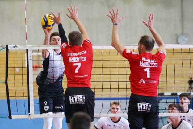 BAU 06.10.2024 Ludwigsburg Volleyball Barock Volleys MTV Ludwigsburg vs. Ceratonia Volleys Eltmann, Richard Peemüller (LB, links)
