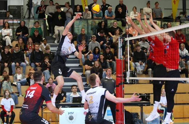 BAU 06.10.2024 Ludwigsburg Volleyball Barock Volleys MTV Ludwigsburg vs. Ceratonia Volleys Eltmann, Ben-Simon Bonin (LB, oben links)