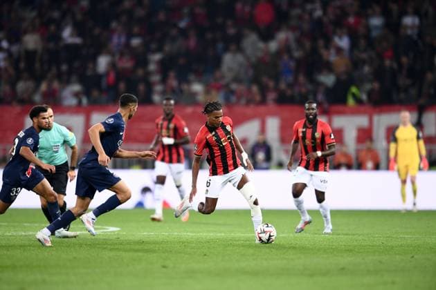 Fußball, OGC Nizza - Paris St. Germain OGC Nice v Paris Saint-Germain - Ligue 1 MCDonald s 2024 2025 28 Hicham BOUDAOUI (ogcn) during the Ligue 1 MCDonald s match between Nice and Paris at Allianz Riviera Stadium on October 6, 2024 in Nice, France. Nice France  Copyright: xFEPx 776218850