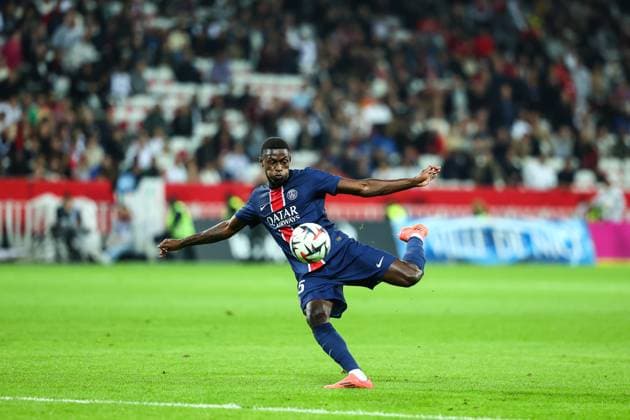 Fußball, OGC Nizza - Paris St. Germain 6th October 2024 - LIGUE 1 MCDONALDS - GAME 7 - SEASON 2024 2025 - OGC NICE vs PARIS SAINT GERMAIN - ALLIANZ RIVIERA STADIUM mendes (nuno) kicks a volley in 1st halftime NICE FRANCE Copyright: xSPORTPIXPRESSx xFREDxPORCUx