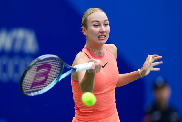 WUHAN, CHINA - OCTOBER 07: Anastasia Potapova of Russia competes in the Women s Singles Round of 64 match against Katie Volynets of United States on day three of 2024 Wuhan Open at Optics Valley International Tennis Center on October 7, 2024 in Wuhan, Hubei Province of China.  Copyright: xVCGx 111522341340