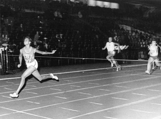 MALMÖ 1962-08-30. The USA games are taking place at the Malmö stadium. Here Wilma Rudolph, American sprint queen, is seen winning the women s 100m race. Malmö Sweden FRIIDROTT sp_sw x5600x *** MALMÖ 1962 08 30 The USA games are taking place at the Malmö stadium Here Wilma Rudolph, American sprint queen, is seen winning the women s 100m race Malmö Sweden FRIIDROTT sp sw x5600x  Copyright: xSVTx WILMA RUDOLPH