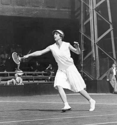 GREAT BRITAIN LONDON 06 27 1933. Helen Wills Moody, USA, wins over E. Macready, Great Britain, in a women s singles tennis match at Wimbledon. London UK TENNIS sp_sw x5600x *** GREAT BRITAIN LONDON 06 27 1933 Helen Wills Moody, USA, wins over E Macready, Great Britain, in a women s singles tennis match at Wimbledon London UK TENNIS sp sw x5600x  Copyright: xGraphicxPhotoxUnion SVTx HELEN WILLS MOODY