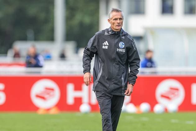 07.10.2024, Fussball, Saison 2024 2025, 2. Bundesliga, Training FC Schalke 04, Cheftrainer Kees van Wonderen (FC Schalke 04) Gelsenkirchen NRW Deutschland xRHR-FOTOx