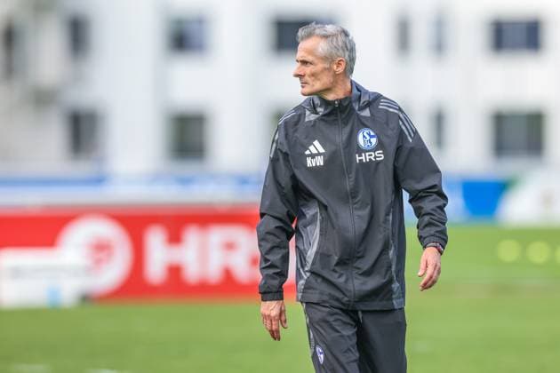 07.10.2024, Fussball, Saison 2024 2025, 2. Bundesliga, Training FC Schalke 04, Cheftrainer Kees van Wonderen (FC Schalke 04) Gelsenkirchen NRW Deutschland xRHR-FOTOx