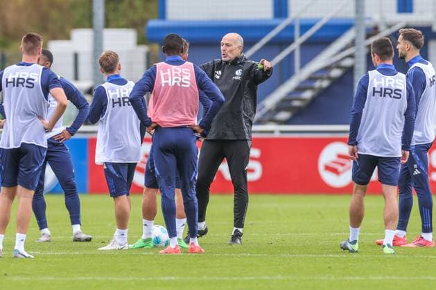 07.10.2024, Fussball, Saison 2024 2025, 2. Bundesliga, Training FC Schalke 04, Co-Trainer Robert Molenaar (FC Schalke 04) Gelsenkirchen NRW Deutschland xRHR-FOTOx