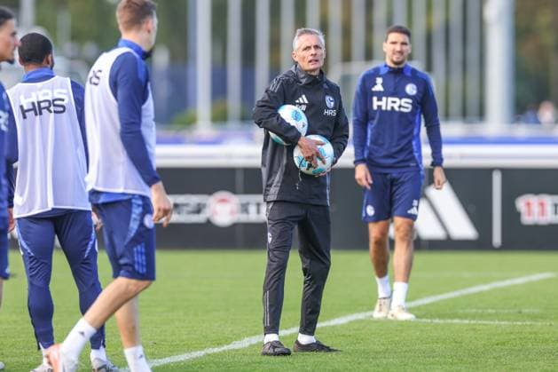 07.10.2024, Fussball, Saison 2024 2025, 2. Bundesliga, Training FC Schalke 04, Cheftrainer Kees van Wonderen (FC Schalke 04) Gelsenkirchen NRW Deutschland xRHR-FOTOx