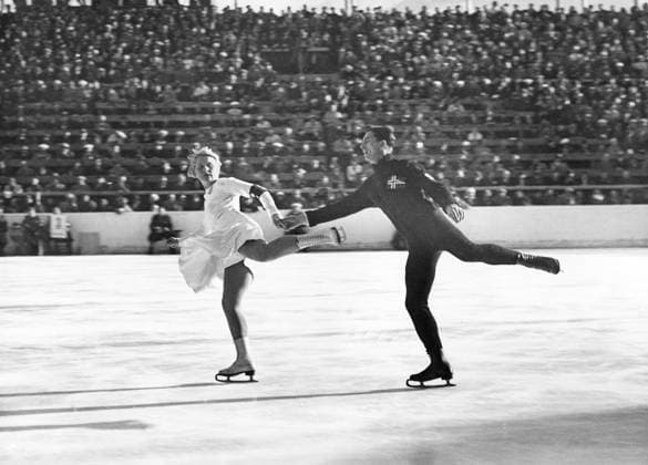 GERMANY GARMISCH-PARTENKIRCHEN 1936-02-14. Orig. caption... PAARLAUFEN IN GARMISCH-PARTENKIRKHEN. The Norwegian couple Bakke Gjertsen und Christensen. Garmisch-Partenkirchen Germany KONSTAKNING x5600x *** GERMANY GARMISCH PARTENKIRCHEN 1936 02 14 Orig caption PAARLAUFEN IN GARMISCH PARTENKIRKHEN The Norwegian couple Bakke Gjertsen and Christensen Garmisch Partenkirchen Germany KONSTAKNING x5600x  Copyright: xScherlxBilderdienst SVTx 1936 WINTER OLYMPICS