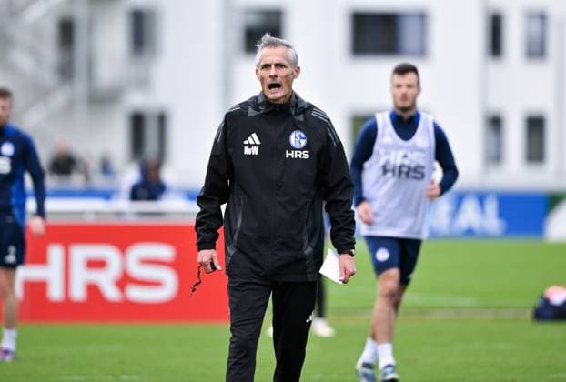 Trainer Kees van Wonderen (FC Schalke 04) 07.10.2024, Fussball Saison 2024 2025, 2. Bundesliga, Training FC Schalke 04 Gelsenkirchen Trainingsgelände Nordrhein Westfalen Deutschland