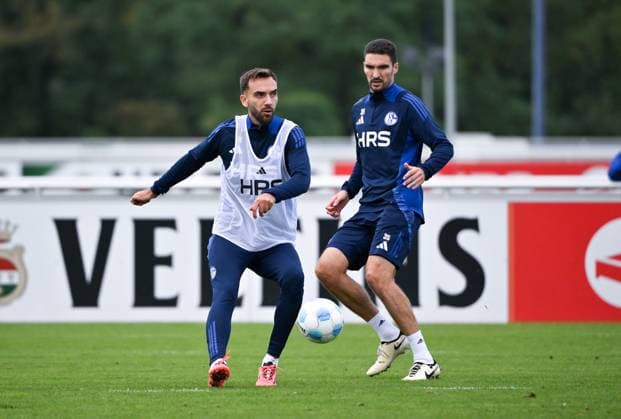 Kenan Karaman (FC Schalke 04), Marcin Kaminski (Schalke 04), v.li. 07.10.2024, Fussball Saison 2024 2025, 2. Bundesliga, Training FC Schalke 04 Gelsenkirchen Trainingsgelände Nordrhein Westfalen Deutschland
