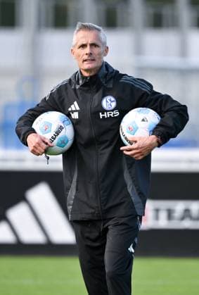 Trainer Kees van Wonderen (FC Schalke 04) 07.10.2024, Fussball Saison 2024 2025, 2. Bundesliga, Training FC Schalke 04 Gelsenkirchen Trainingsgelände Nordrhein Westfalen Deutschland
