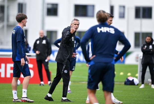 Trainer Kees van Wonderen (FC Schalke 04) 07.10.2024, Fussball Saison 2024 2025, 2. Bundesliga, Training FC Schalke 04 Gelsenkirchen Trainingsgelände Nordrhein Westfalen Deutschland