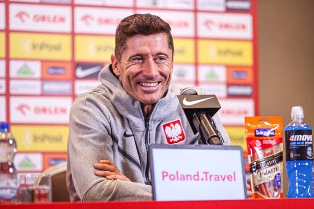 07.10.2024 WARSZAWA - WAWER DOUBLE TREE BY HILTON PILKA NOZNA (FOOTBALL) ZGRUPOWANIE REPREZENTACJI POLSKI KONFERENCJA PRASOWA REPREZENTACJI POLSKI NZ ROBERT LEWANDOWSKI FOTO LUKASZ GROCHALA CYFRASPORT NEWSPIX.PL --- Newspix.pl  20241007CSLG0013