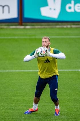 Italy Training Session Michele di Gregorio of Juventus attends the Italy training camp session in Coverciano, Florence, on October 7, 2024 Coverciano, Florence Italy  Copyright: xGiacomoxCosuax originalFilename:cosua-notitle231008_npRPX.jpg