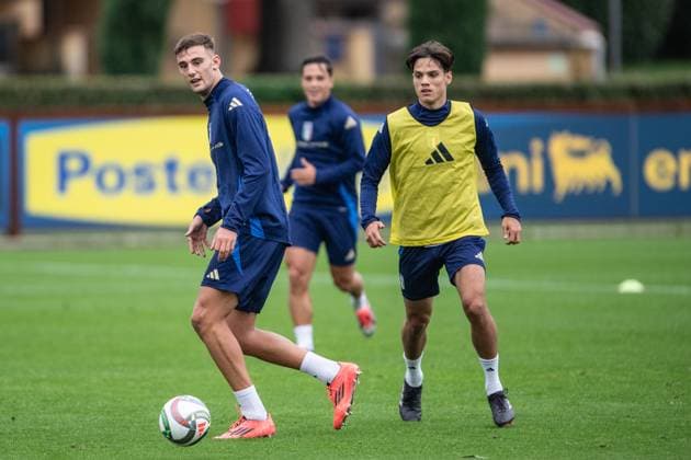 Italy Training Session Samuele Ricci and Lorenzo Lucca attend the Italy training camp session in Coverciano, Florence, on October 7, 2024. Coverciano, Florence Italy  Copyright: xGiacomoxCosuax originalFilename:cosua-notitle231008_npTN3.jpg