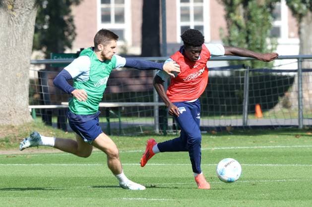 DEU, DFL, 2. FBL Hertha BSC, Training, 08.10.2024, Sportforum, Berlin, DEU, DFL, 2. FBL Hertha BSC, Training, im Bild Jonjoe Kenny (Hertha BSC Berlin 16), Boris Lum (Hertha BSC Berlin 21) DFL - regulations prohibit any use of Photographs as image sequences and or quasi-video Foto: Juergen Engler nordphoto GmbH