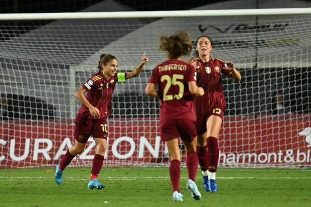 Manuela Giugliano of A.S. Roma Femminile celebrates after scoring the gol of 1-0 during Group A - Day 1 - UEFA Women s Champions League 2023 24 between A.S. Roma and VfL Wolfsburg at the Tre Fontane Stadium on October 8, 2024 in Rome, Italy.  Copyright: xDomenicoxCippitelli IPAxSportx x xx IPA_50439240 IPA_Agency_IPA50439240