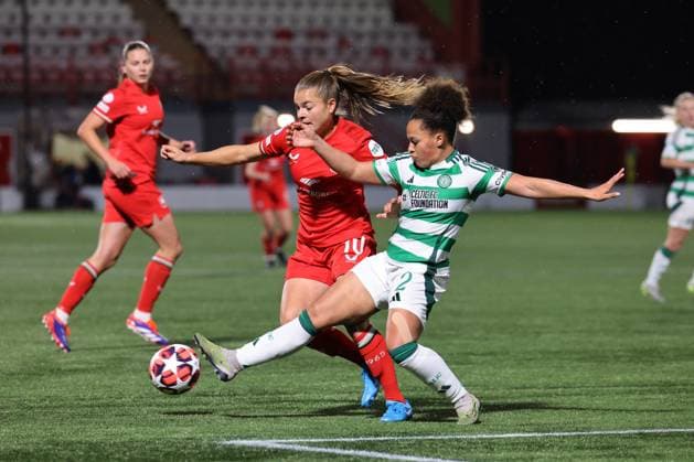 HAMILTON - (l-r) Kayleigh van Dooren of FC Twente, Celya Barclais of Celtic FC during the UEFA Champions League women s match between Celtic FC and FC Twente at New Douglas Park on Oct. 8, 2024 in Hamilton, Scotland. ANP ROBERT PERRY UEFA Women s Champions League 2024 25 Group Stage MD1 2024 25 xVIxANPxSportx xxANPxIVx 510410963 originalFilename: 510410963.jpg