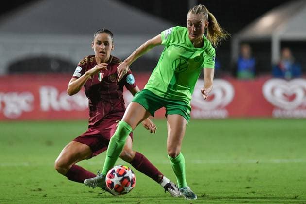 Soccer, Woman champions league 2024-2025 , AS Roma Women v Wolfsburg woman Evelyne Viens of AS Roma ,Janina Minge of Wolfsburg during the WomenÕs Champions League match between Roma Women v Wolfsburg woman at Tre Fontane stadium in Rome, Italy, October 08th, 2024. Imago-Images Emmefoto Copyright: xImago-Images Emmefotox