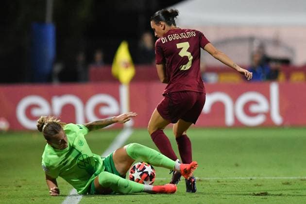 CALCIO - Champions League Women - Roma Women vs Wolfsburg Lynn Wilms of Wolfsburg,Lucia Di Guglielmo of AS Roma during the Womenâ??s Champions League match between Roma Women v Wolfsburg woman at Tre Fontane stadium in Rome, Italy, October 08th, 2024. Mattia Vian during Roma Women vs Wolfsburg, UEFA Champions League Women football match in Rome, Italy, October 08 2024 Rome Italy  Copyright: xIPAxSport ABACAx