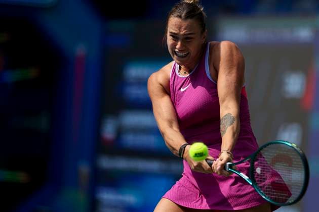 Tennis, WTA-Turnier in Wuhan WUHAN, CHINA - OCTOBER 09: Aryna Sabalenka of Belarus hits a return in the Women s Singles Round of 32 match against Katerina Siniakova of Czech Republic on day five of 2024 Wuhan Open at Optics Valley International Tennis Center on October 9, 2024 in Wuhan, Hubei Province of China.  Copyright: xVCGx 111522707129