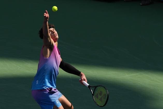 (241009) -- SHANGHAI, Oct. 9, 2024 -- Ben Shelton serves during the men s singles round of 16 match between Jannik Sinner of Italy and Ben Shelton of the United States at the ATP, Tennis Herren World Tour Shanghai Masters tennis tournament in Shanghai, east China, Oct. 9, 2024. ) (SP)CHINA-SHANGHAI-TENNIS-ATP TOUR-SHANGHAI MASTERS(CN) XuxYanan 