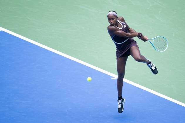 (241009) -- WUHAN, Oct. 9, 2024 -- Coco Gauff of the United States hits a return during the women s singles round of 32 match against Viktoriya Tomova of Bulgaria at the 2024 Wuhan Open tennis tournament in Wuhan, capital of central China s Hubei Province, Oct. 9, 2024. ) (SP)CHINA-WUHAN-TENNIS-WUHAN OPEN-WOMEN S SINGLES (CN) XiaoxYijiu 