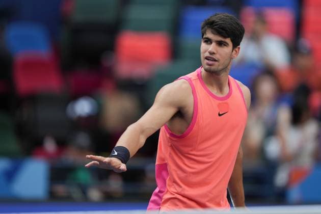(241009) -- SHANGHAI, Oct. 9, 2024 -- Carlos Alcaraz reacts during the men s singles round of 16 match between Carlos Alcaraz of Spain and Gael Monfils of France at the ATP, Tennis Herren World Tour Shanghai Masters tennis tournament in Shanghai, east China, Oct. 9, 2024. ) (SP)CHINA-SHANGHAI-TENNIS-ATP TOUR-SHANGHAI MASTERS(CN) XuxYanan 