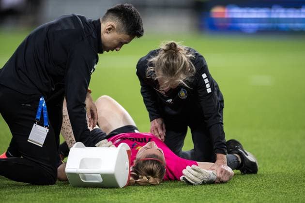 241009 Goalkeeper Carina Schluter of St Pölten receives medical attention during the UEFA Women s Champions League football match between Hammarby and St Pölten on October 9, 2024 in Stockholm. Photo: Kenta Jönsson BILDBYRAN COP 210 KJ0195 fotboll football soccer fotball champions league hammarby st pölten dam bbeng bbauto Copyright: KENTAxJÖNSSON BB241009KJ028