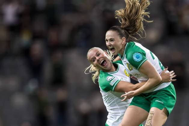 Bilder des Jahres 2024, Sport 10 Oktober Sport Bilder des Tages 241009 Vilde Hasund and Stina Lennartsson of Hammarby celebrates the 1-0 goal during the UEFA Women s Champions League football match between Hammarby and St Pölten on October 9, 2024 in Stockholm. Photo: Kenta Jönsson BILDBYRAN COP 210 KJ0195 fotboll football soccer fotball champions league hammarby st pölten dam bbeng bbauto jubel *** 241009 Vilde Hasund and Stina Lennartsson of Hammarby celebrates the 1 0 goal during the UEFA Women s Champions League football match between Hammarby and St Pölten on October 9, 2024 in Stockholm Photo Kenta Jönsson BILDBYRAN COP 210 KJ0195 fotboll football soccer fotball champions league hammarby st pölten dam bbeng bbauto jubel  Copyright: KENTAxJÖNSSON BB241009KJ037