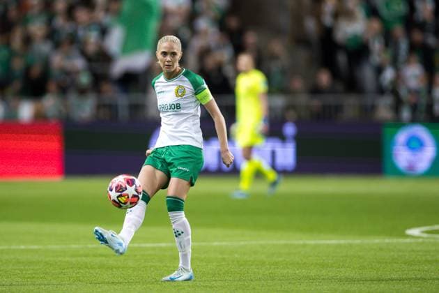 241009 Alice Carlsson of Hammarby during the UEFA Women s Champions League football match between Hammarby and St Pölten on October 9, 2024 in Stockholm. Photo: Kenta Jönsson BILDBYRAN COP 210 KJ0195 fotboll, football, soccer, fotball,champions league,hammarby,st Copyright: KENTAxJÖNSSON BB241009KJ049