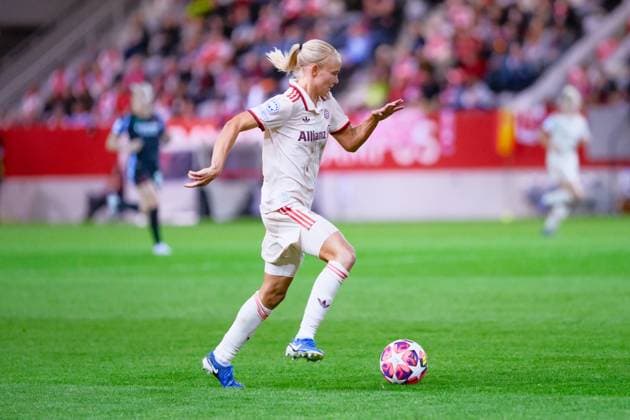 Pernille Harder (21, FC Bayern München) beim Spiel FC Bayern München v FC Arsenal, Fußball, UEFA Women s Champions League 2024 2025, 1.Spieltag am 09.10.2024 in München, FC Bayern Campus. DFL and DFB regulations prohibit any use of photographs as image sequences and or quasi-video. Bayern Deutschland