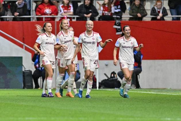 UEFA Womens s Champions League; FC Bayern München Frauen - Arsenal London Frauen; 09.10.2024 Jubel der FCB Frauen nach dem Treffer zum 4-2 druch Pernille HARDER (FCB 21) Freude Happy Tor Torschuetzin UEFA Womens Champions League: FC Bayern München Frauen - Arsenal London Frauen, FC Bayern Campus am 09.10.2024 Copyright: xBEAUTIFULxSPORTS Goldbergx