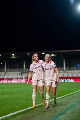 Glodis Perla Viggosdottir (FC Bayern Muenchen, 04), Lea Schueller (FC Bayern Muenchen, 11), GER, FC Bayern Muenchen vs Arsenal WFC, Fussball UEFA Women™s Champions League, Gruppe C, 1. Spieltag, Saison 2024 2025, 09.10.2024 GER, FC Bayern Muenchen vs Arsenal WFC, Fussball UEFA Women™s Champions League, 1. Spieltag, Saison 2024 2025, 09.10.2024 Muenchen Copyright: xEibner-Pressefoto Memmlerx EP_MMR