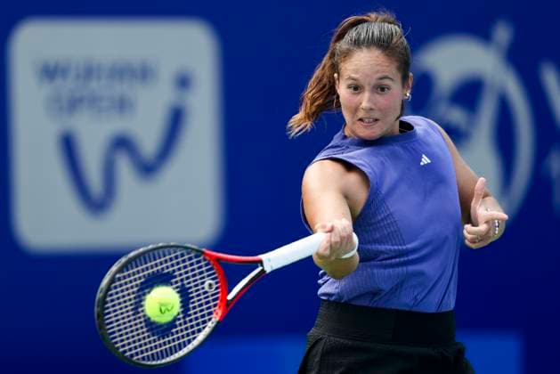 Tennis, WTA-Turnier in Wuhan WUHAN, CHINA - OCTOBER 10: Daria Kasatkina of Russia competes in the Women s Singles Round of 16 match against Magda Linette of Poland on day six of 2024 Wuhan Open at Optics Valley International Tennis Center on October 10, 2024 in Wuhan, Hubei Province of China.  Copyright: xVCGx 111522947145